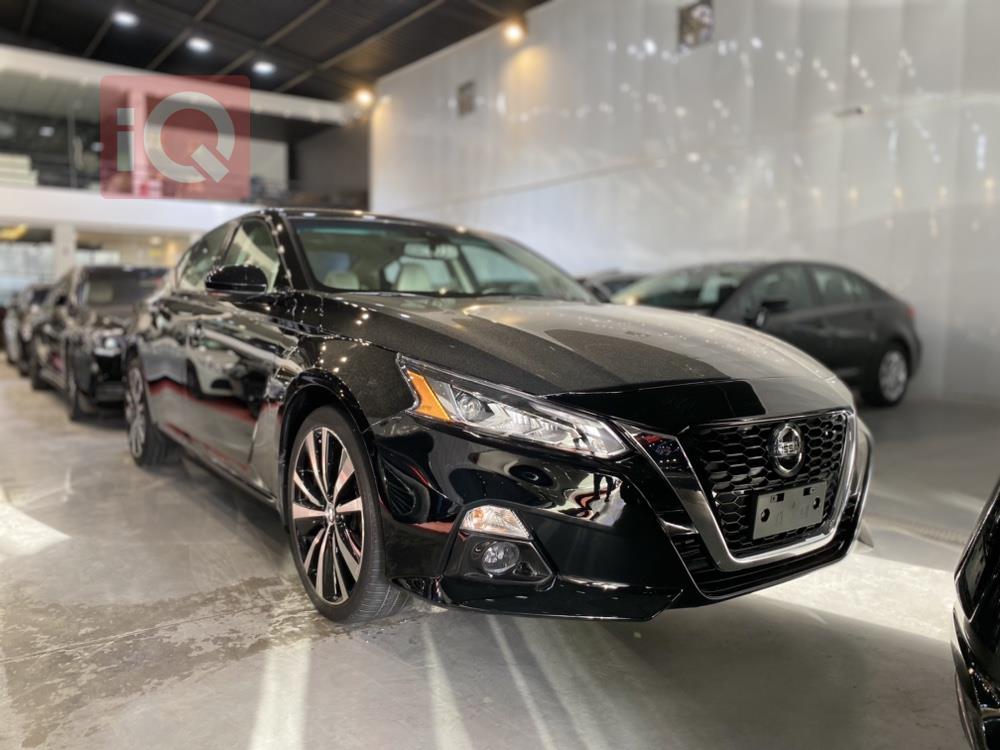 نيسان ألتيما